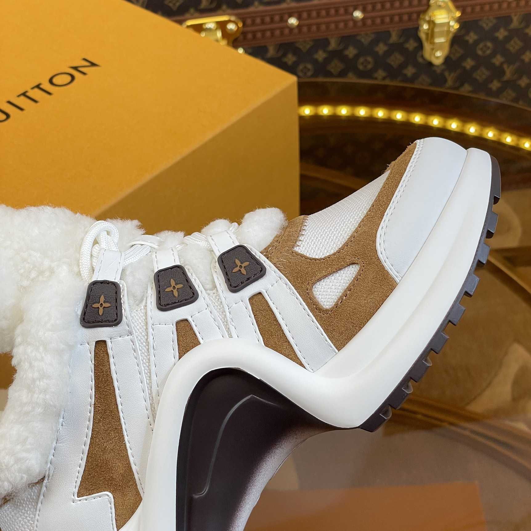 Louis Vuitton LV Archlight Sneaker       1AACQM - EUR FASHION