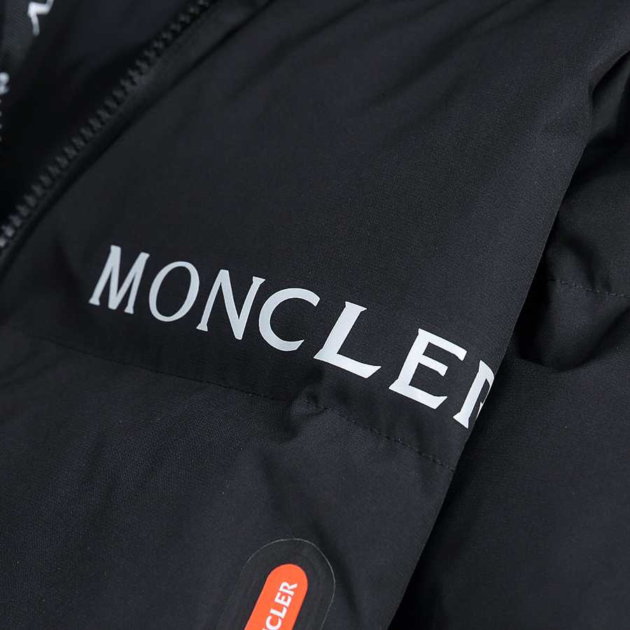 Moncler Short Down Jacket - EUR FASHION