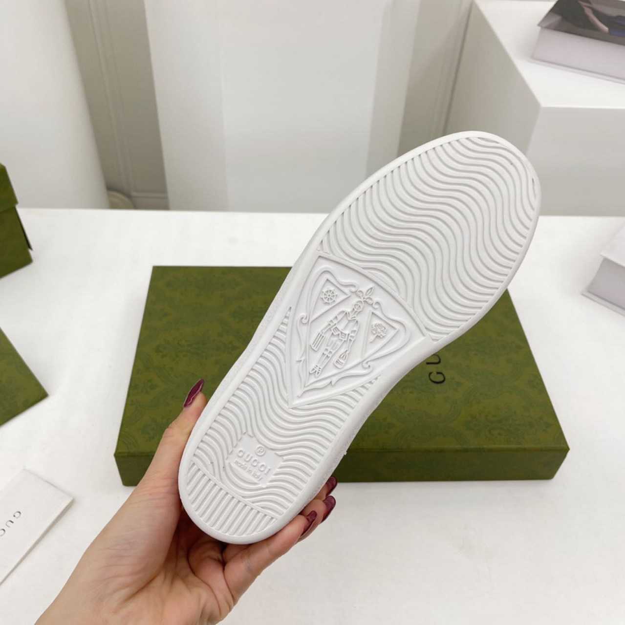 Gucci Ace GG Supreme Bees Sneaker - EUR FASHION