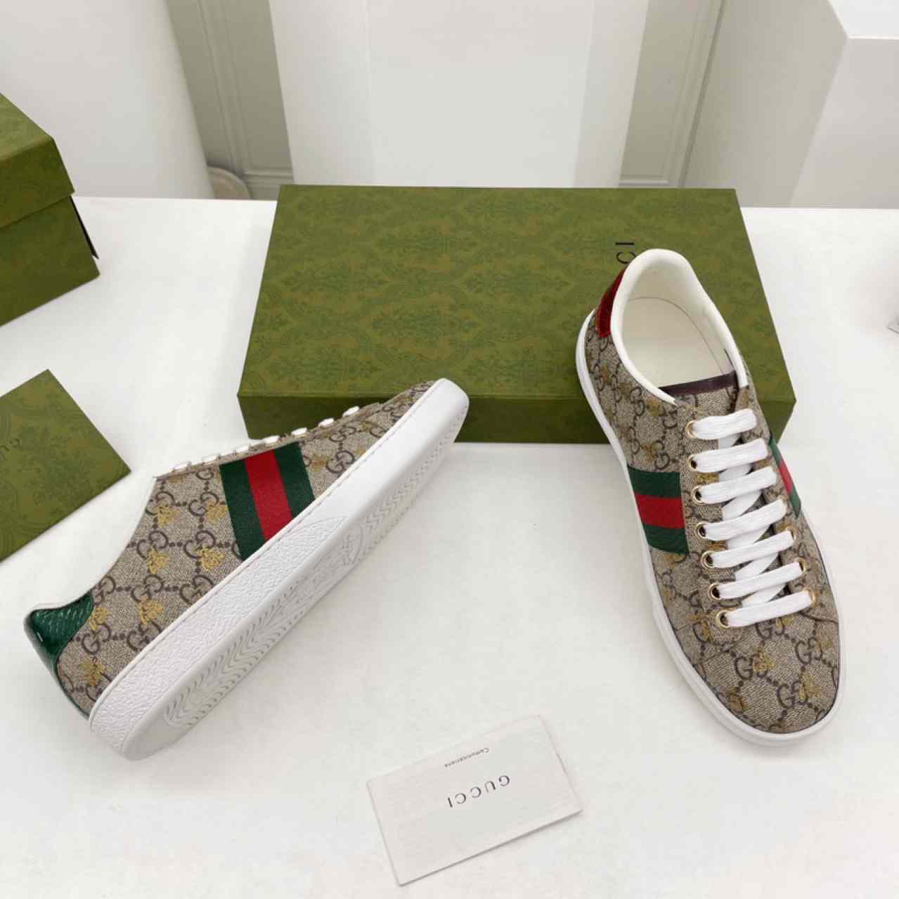 Gucci Ace GG Supreme Bees Sneaker - EUR FASHION