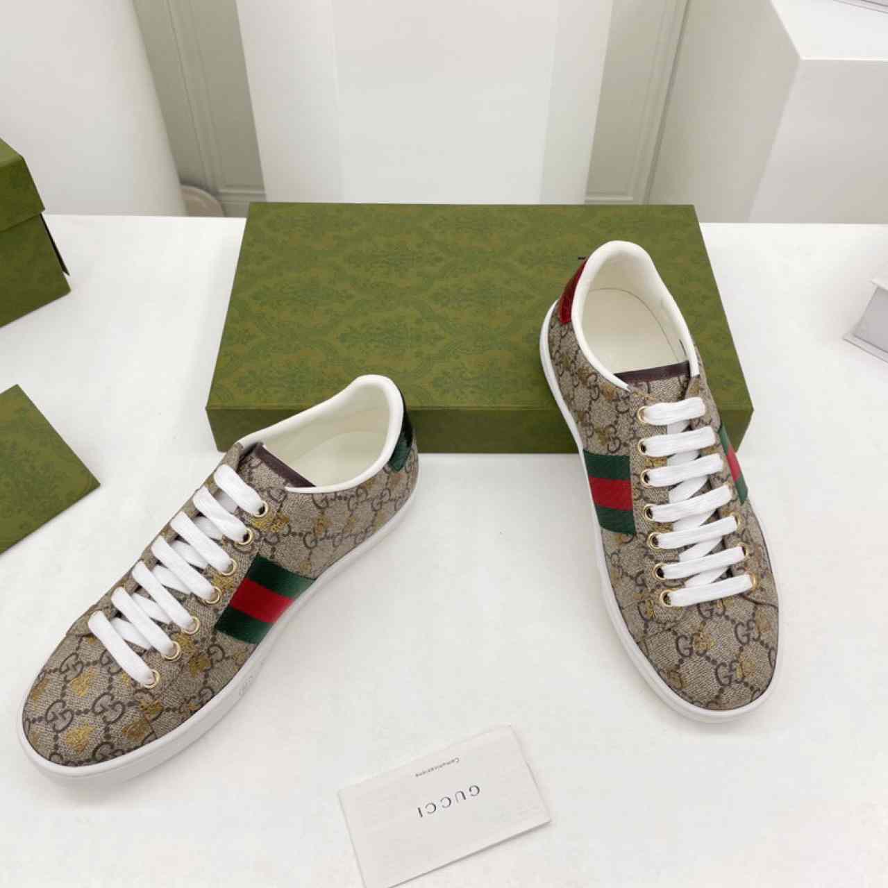 Gucci Ace GG Supreme Bees Sneaker - EUR FASHION