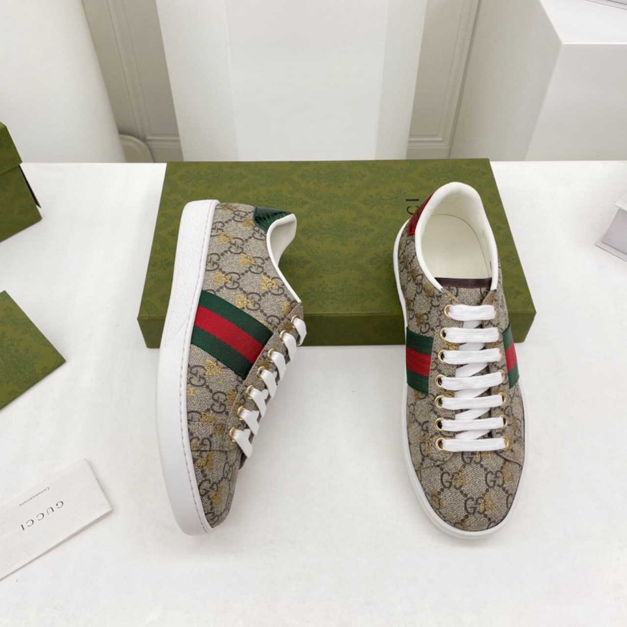 Gucci Ace GG Supreme Bees Sneaker - EUR FASHION