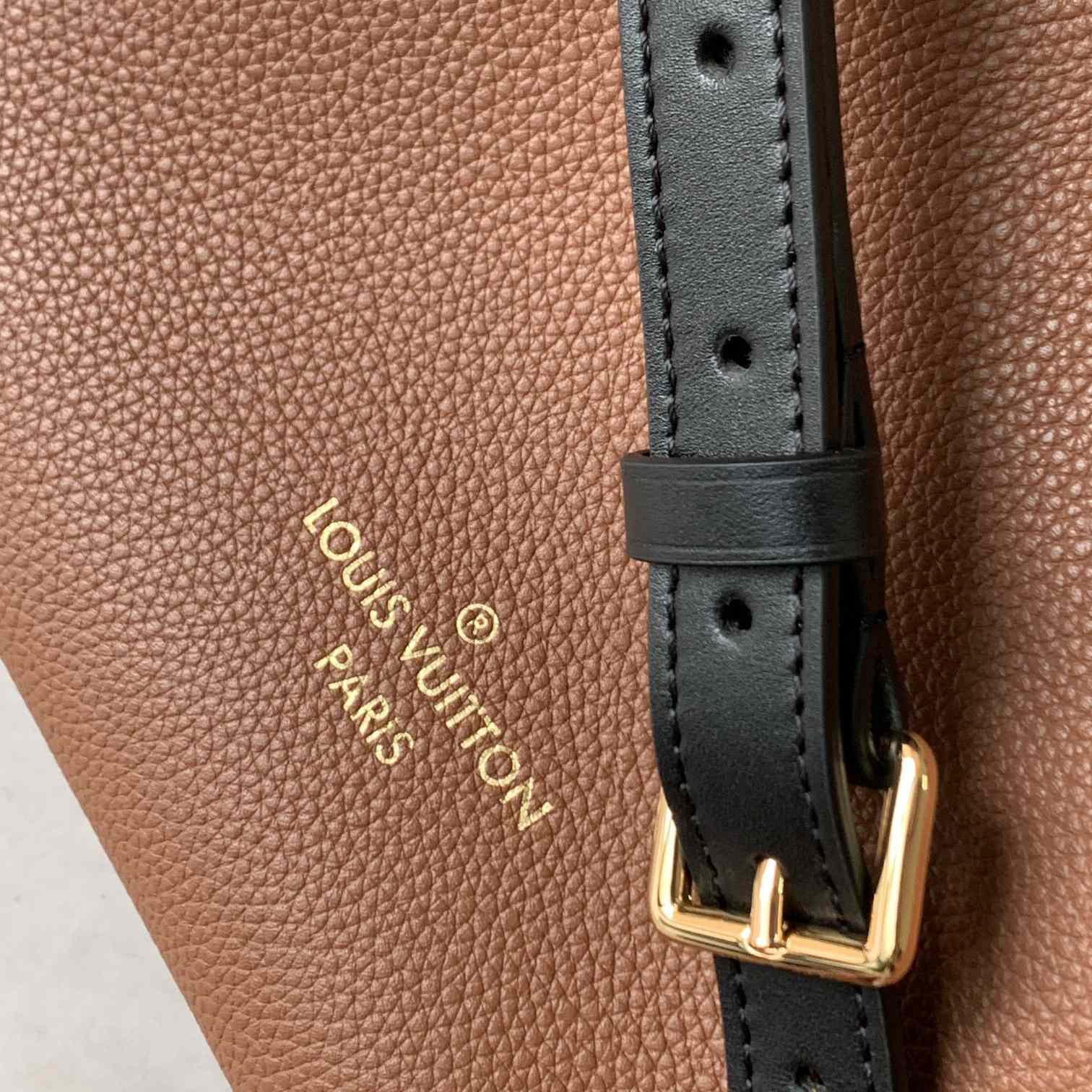 Louis Vuitton Leather Handbag(30.5-24.5-14CM)    M59645 - EUR FASHION
