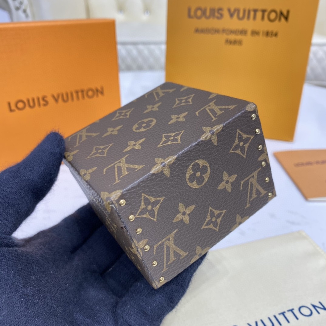 Louis Vuitton Hard Sided Trunk Ring Box(7.5-7.5-5cm) - EUR FASHION