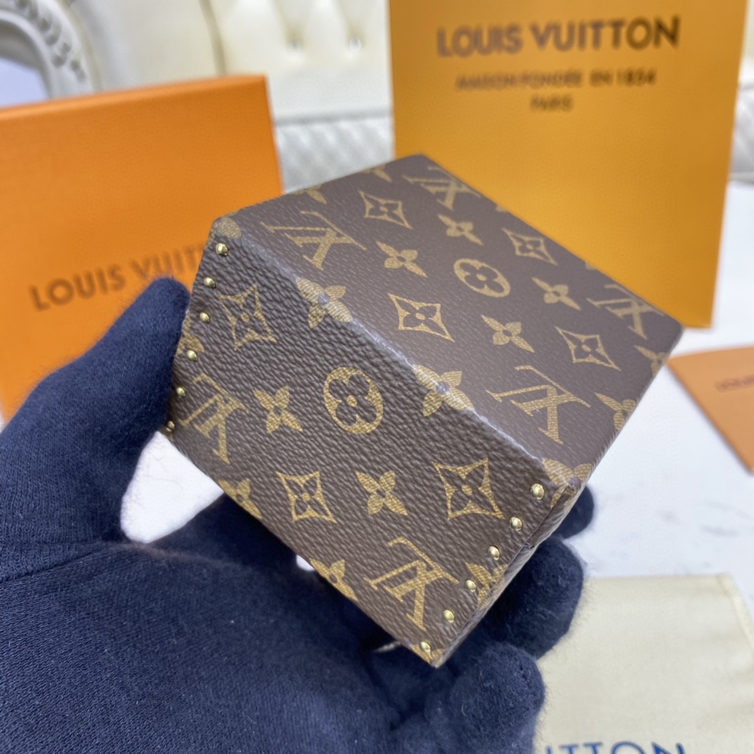 Louis Vuitton Hard Sided Trunk Ring Box(7.5-7.5-5cm) - EUR FASHION