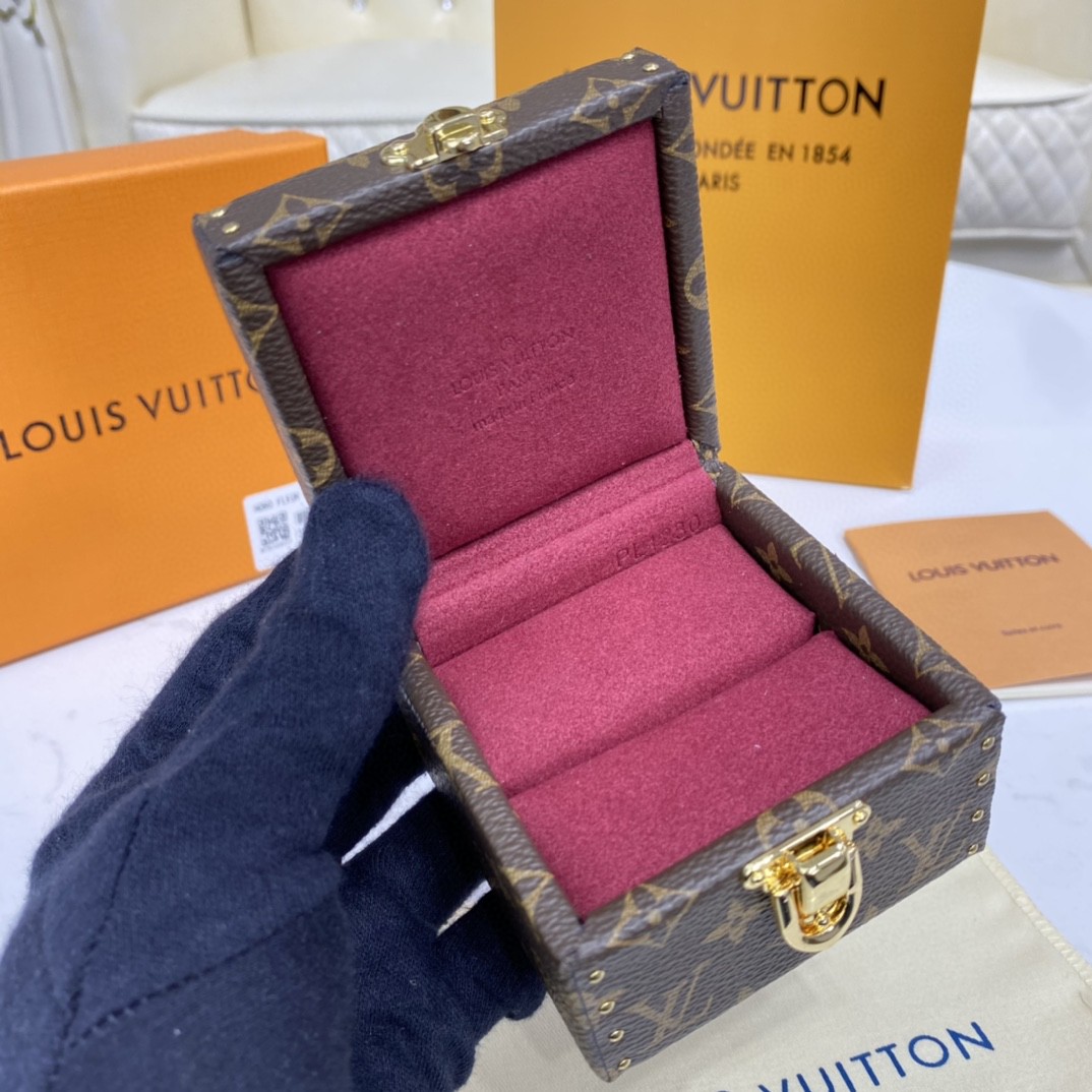 Louis Vuitton Hard Sided Trunk Ring Box(7.5-7.5-5cm) - EUR FASHION