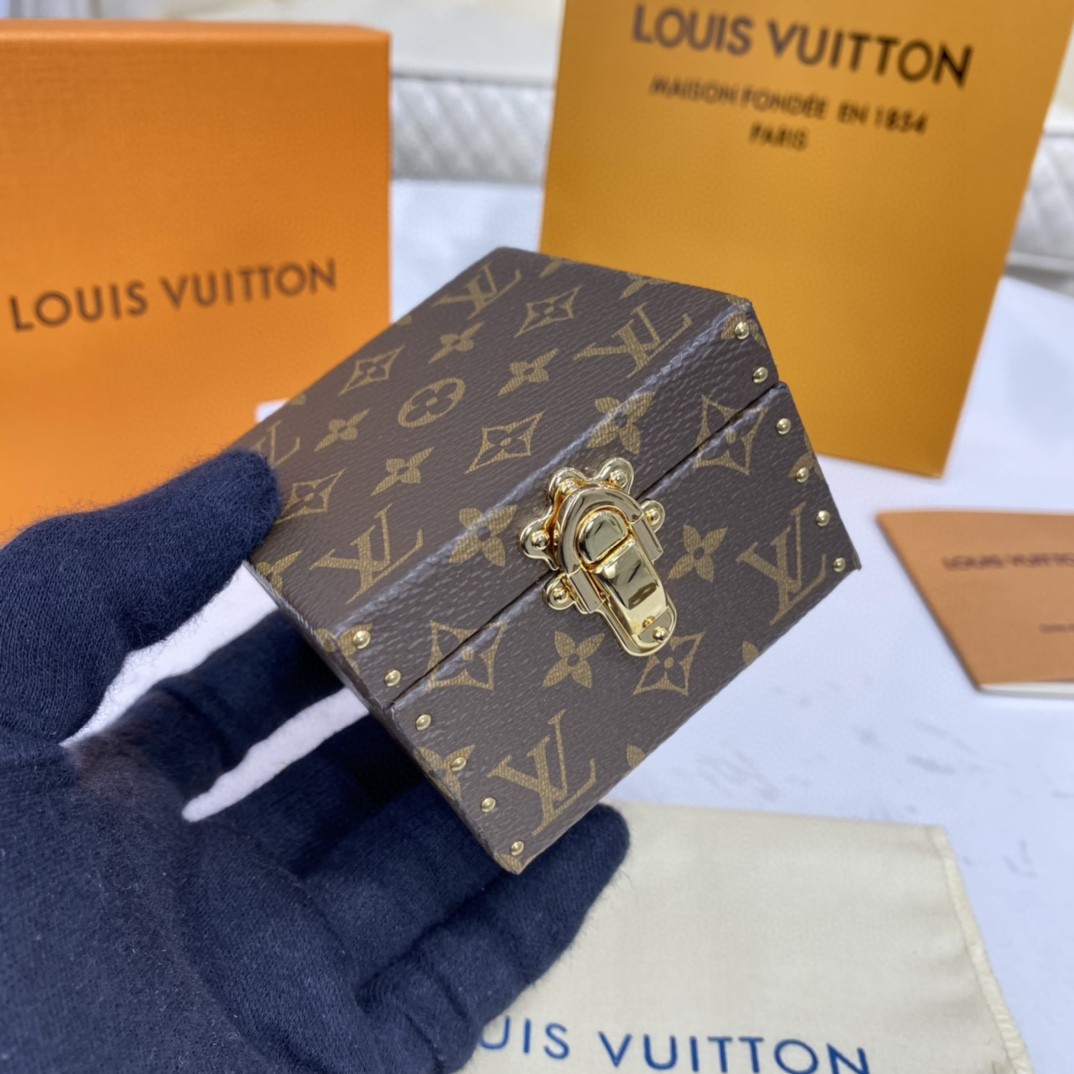 Louis Vuitton Hard Sided Trunk Ring Box(7.5-7.5-5cm) - EUR FASHION