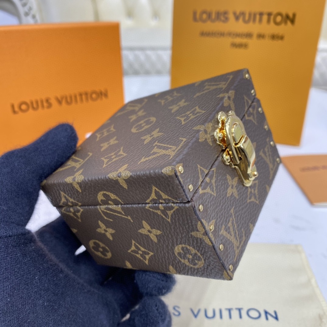 Louis Vuitton Hard Sided Trunk Ring Box(7.5-7.5-5cm) - EUR FASHION