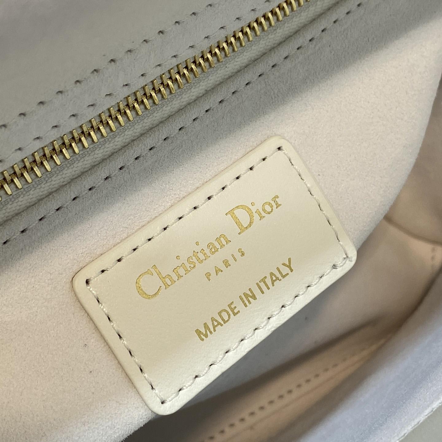 Dior Small Lady Dior Bag    20cm - EUR FASHION