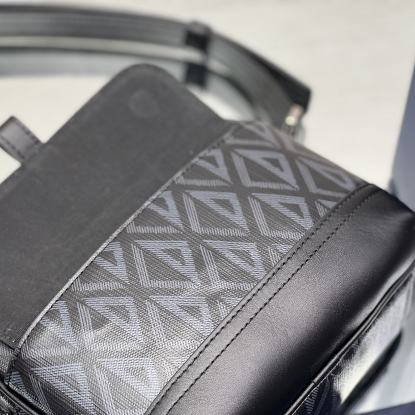 Dior Hit The Road Messenger Pouch(20.5-15-7 cm) - EUR FASHION
