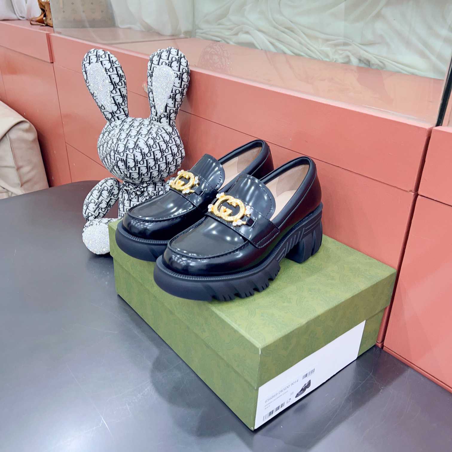 Gucci Women's Lug Sole Interlocking G Loafer - EUR FASHION