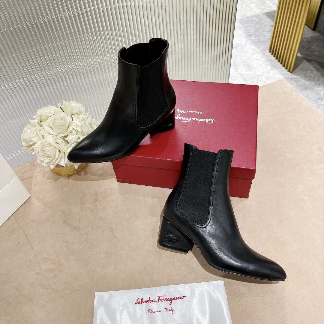 Ferragamo Leather Ankle Boot - EUR FASHION