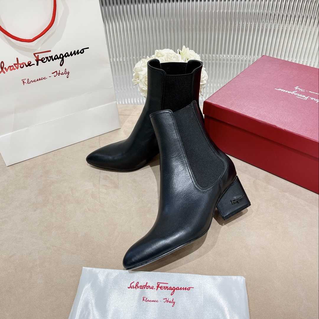 Ferragamo Leather Ankle Boot - EUR FASHION