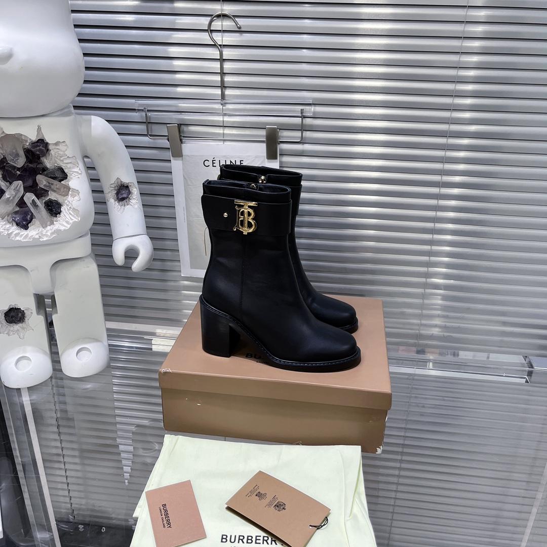 Burberry Leather Boots - EUR FASHION