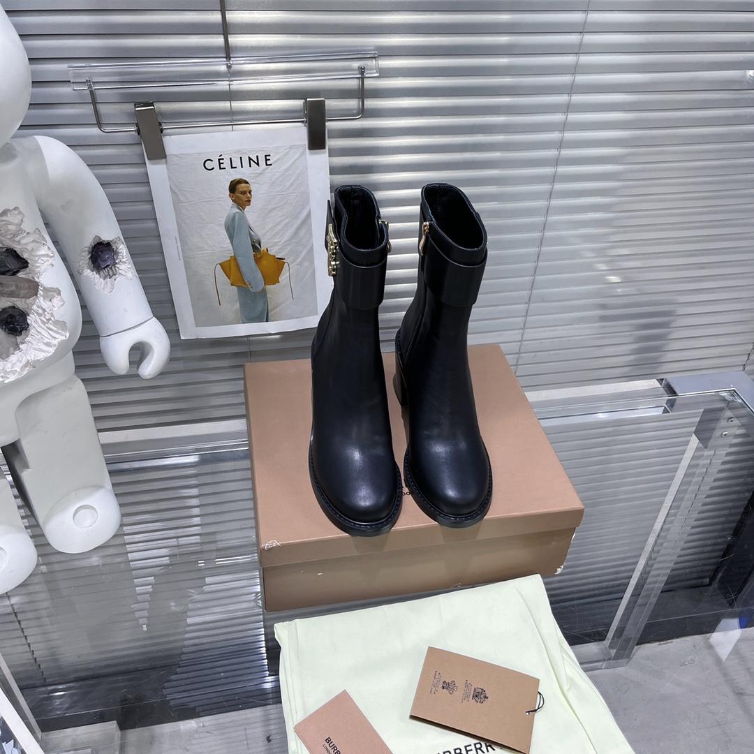 Burberry Leather Boots - EUR FASHION