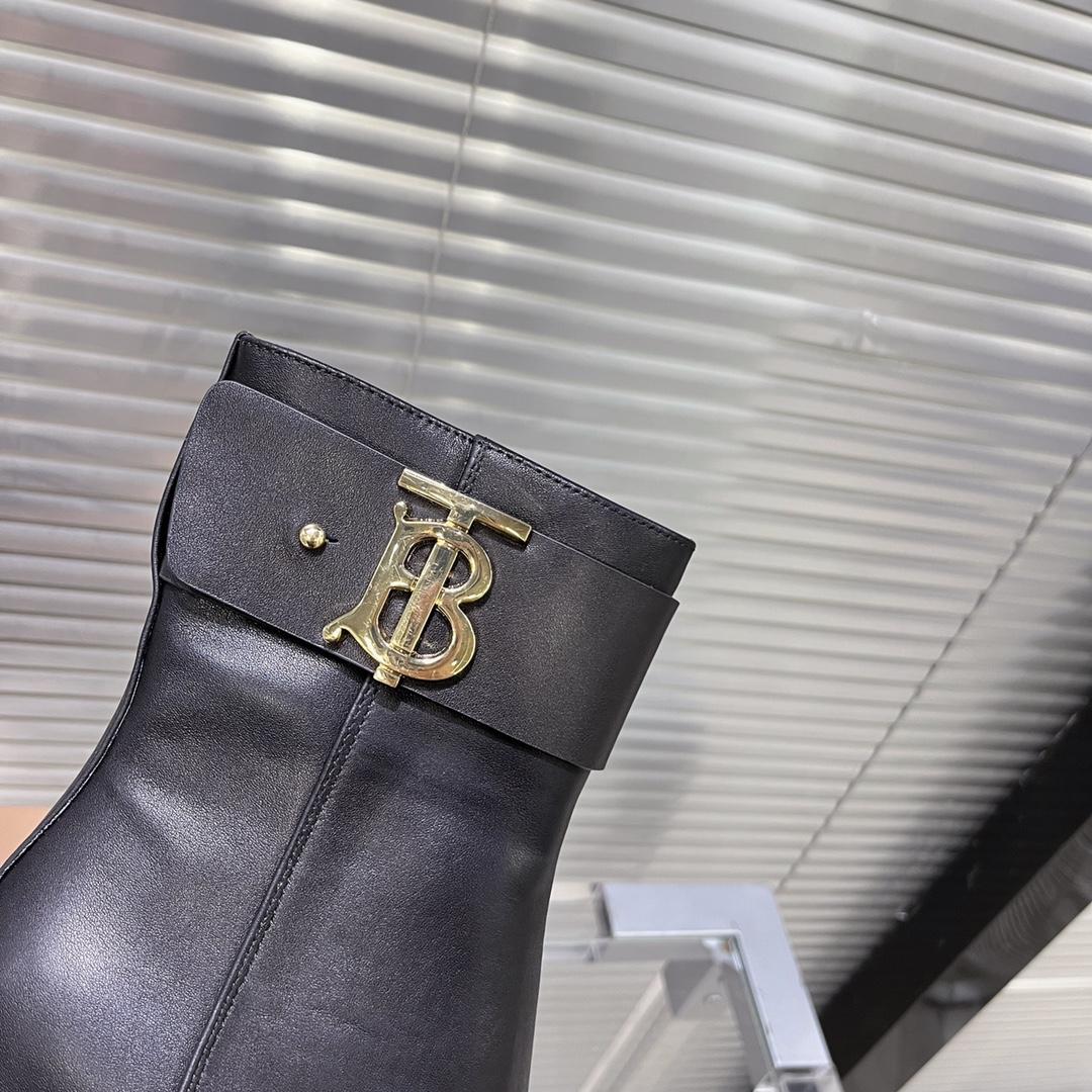 Burberry Leather Boots - EUR FASHION