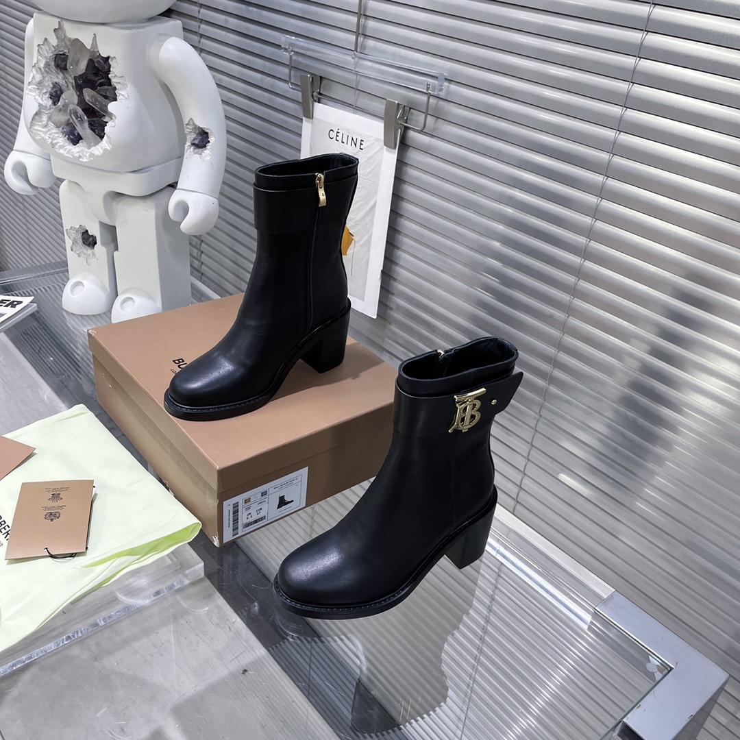 Burberry Leather Boots - EUR FASHION