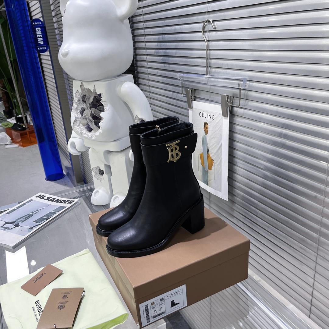 Burberry Leather Boots - EUR FASHION