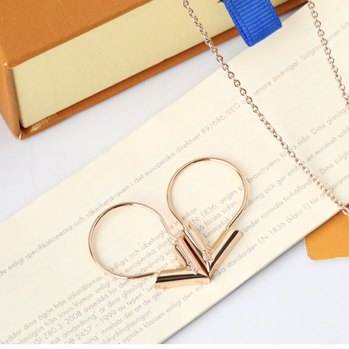Louis Vuitton Essential V Hoops   M61088 - EUR FASHION