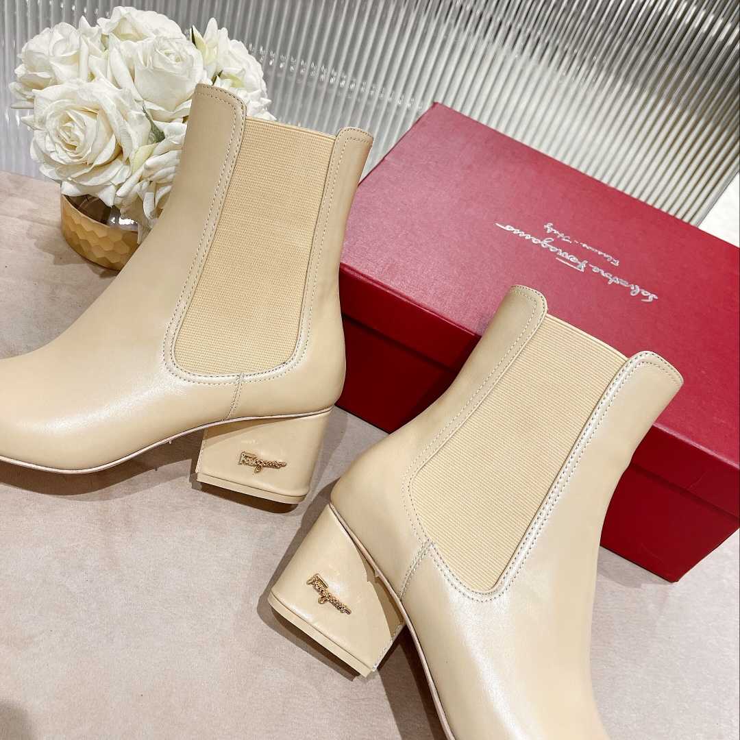 Ferragamo Leather Ankle Boot - EUR FASHION