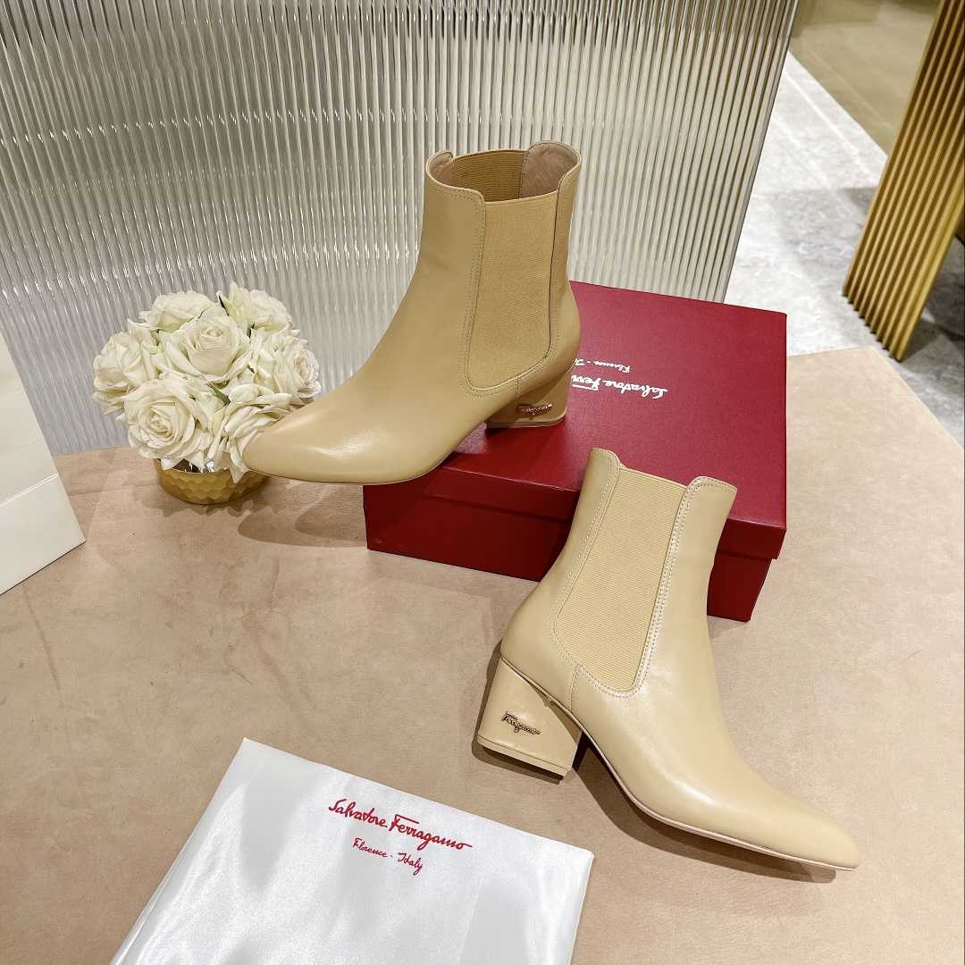 Ferragamo Leather Ankle Boot - EUR FASHION
