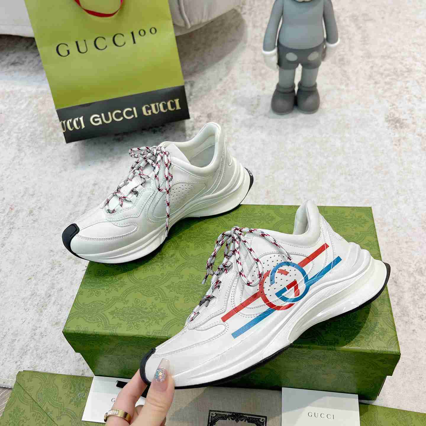 Gucci Leather Run Sneaker - EUR FASHION