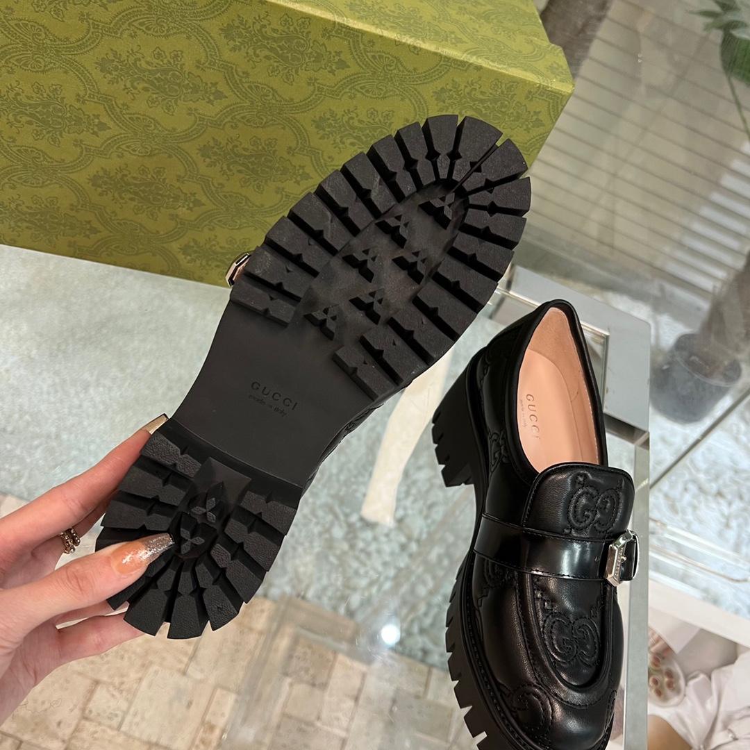 Gucci Women's GG Matelassé Shoe - EUR FASHION