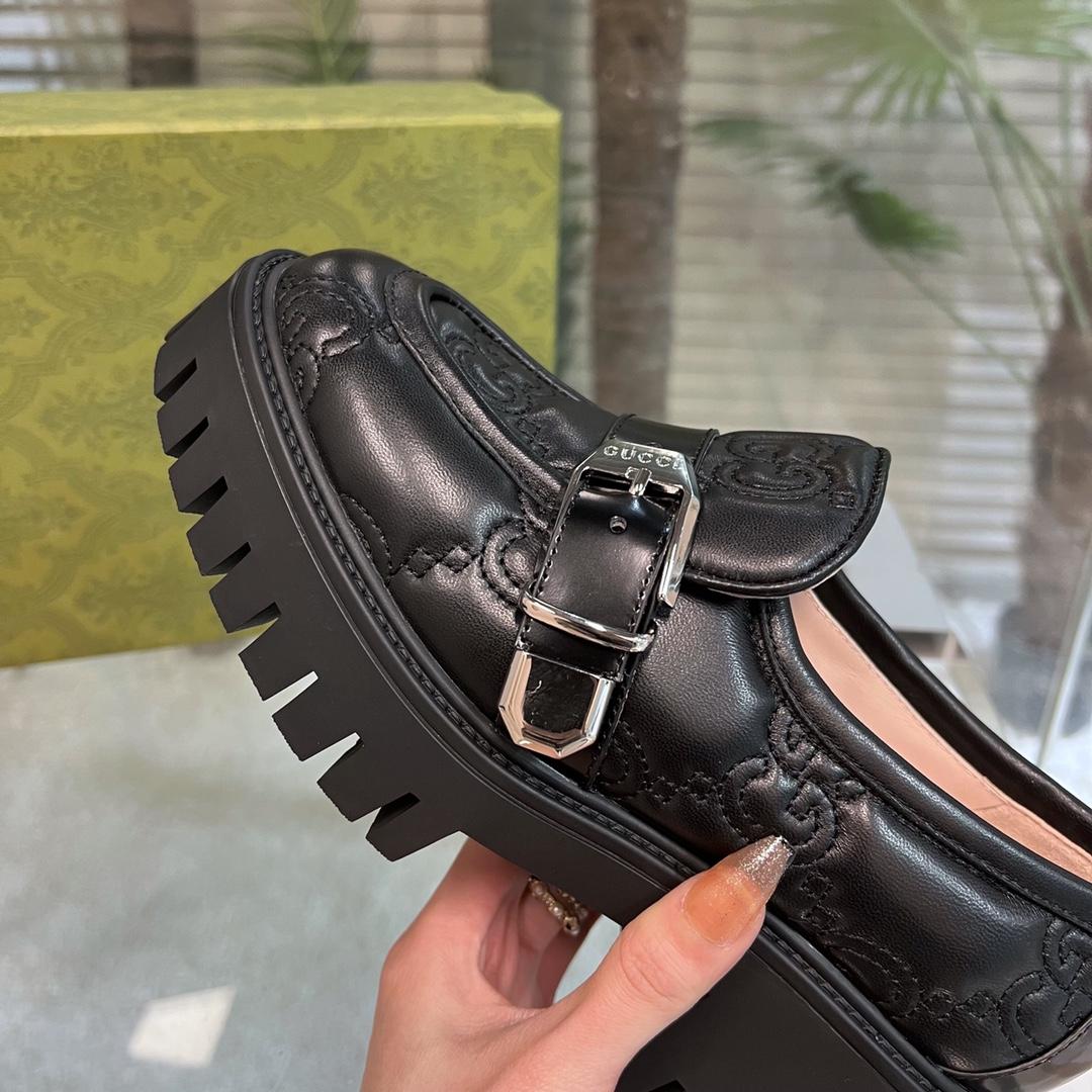 Gucci Women's GG Matelassé Shoe - EUR FASHION