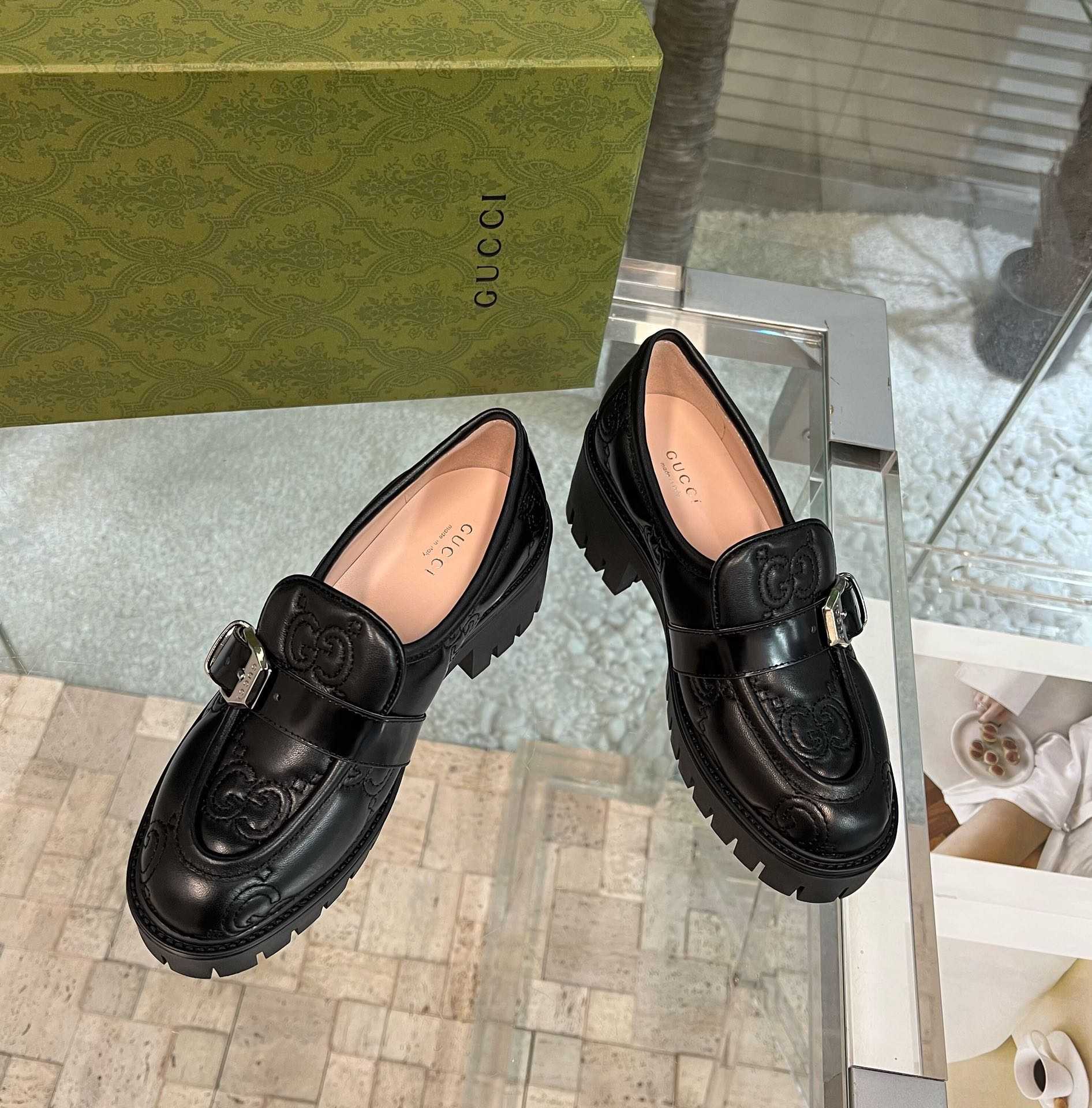Gucci Women's GG Matelassé Shoe - EUR FASHION
