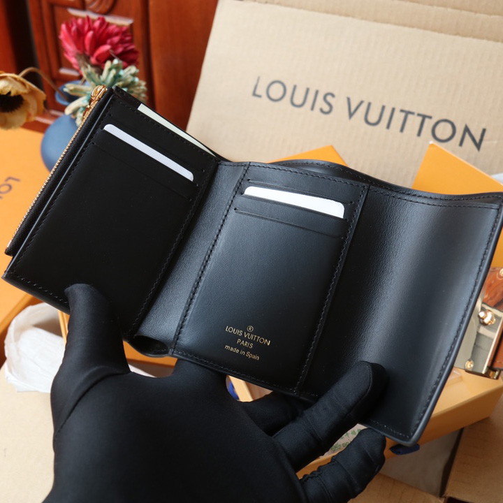 Louis Vuitton Dauphine Compact Wallet (12-9.5-3.5cm)   M68725 - EUR FASHION