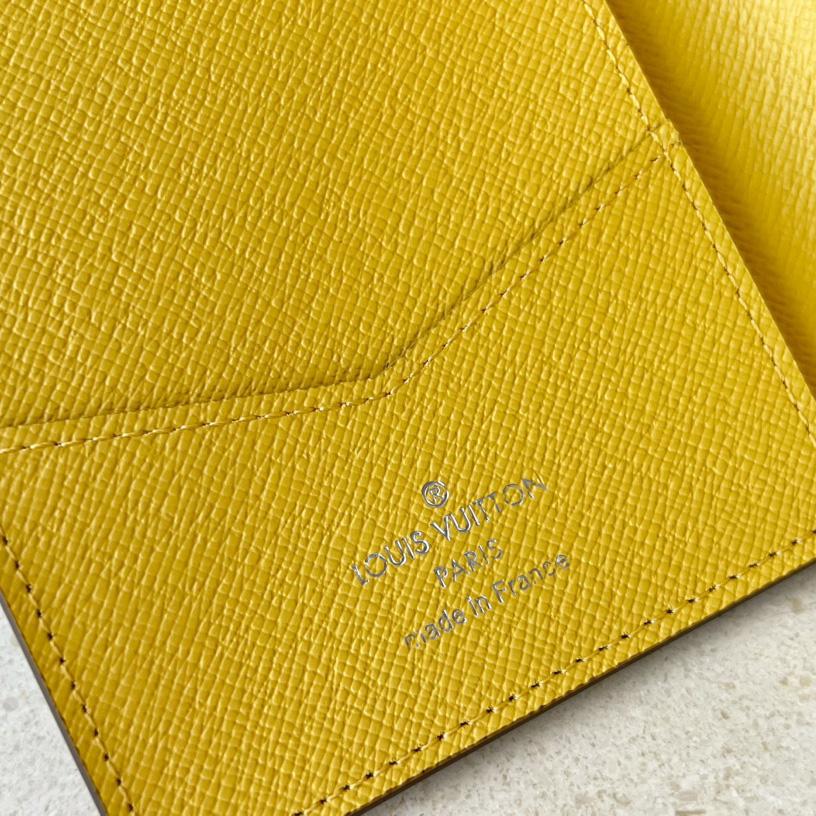 Louis Vuitton Passport Cover   M81614 - EUR FASHION