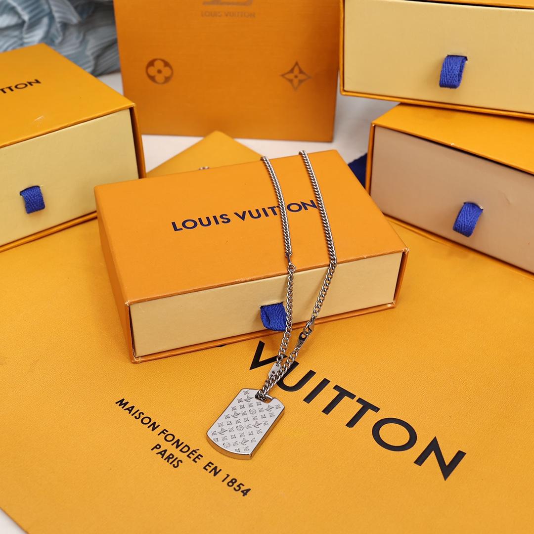 Louis Vuitton LV Shades Locket Pendent     M00883 - EUR FASHION
