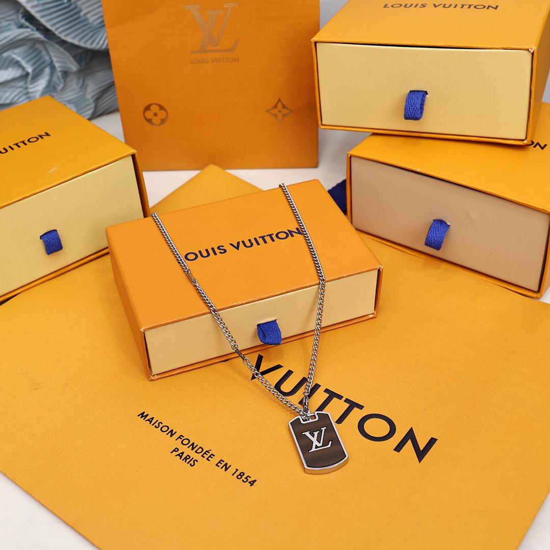 Louis Vuitton LV Shades Locket Pendent     M00883 - EUR FASHION