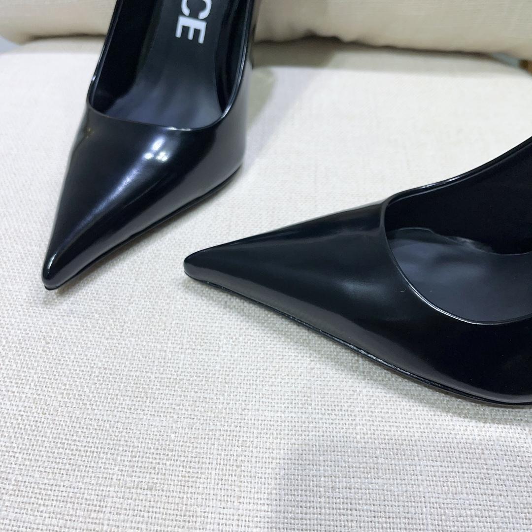 Versace Pin-Point Pumps - EUR FASHION