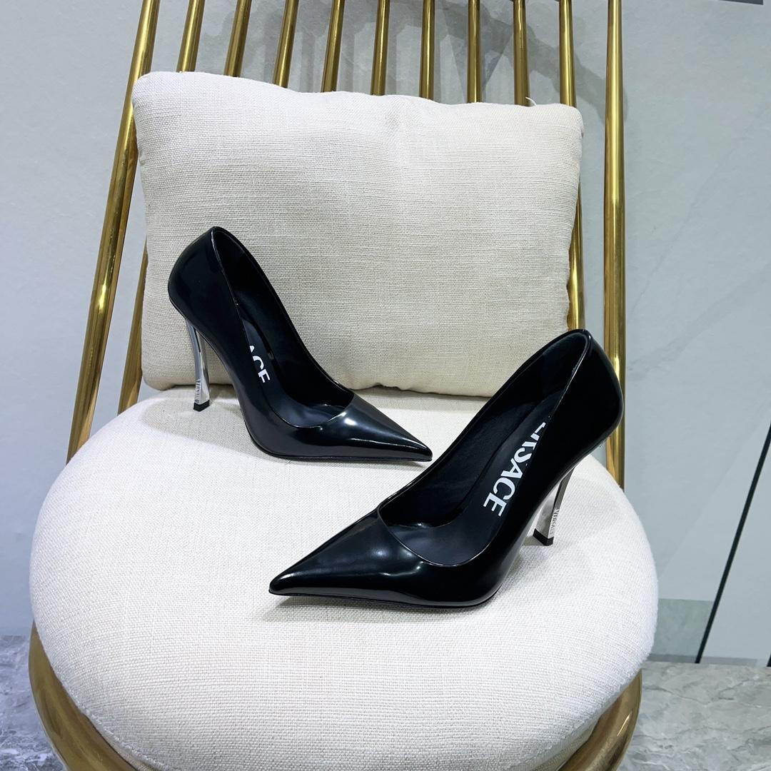 Versace Pin-Point Pumps - EUR FASHION