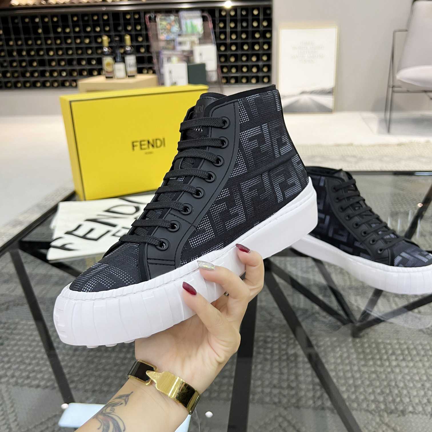 Fendi Logo Sneaker - EUR FASHION