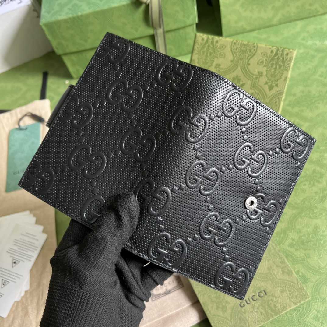 Gucci GG Embossed Passport Case(10.5-14.5cm) - EUR FASHION