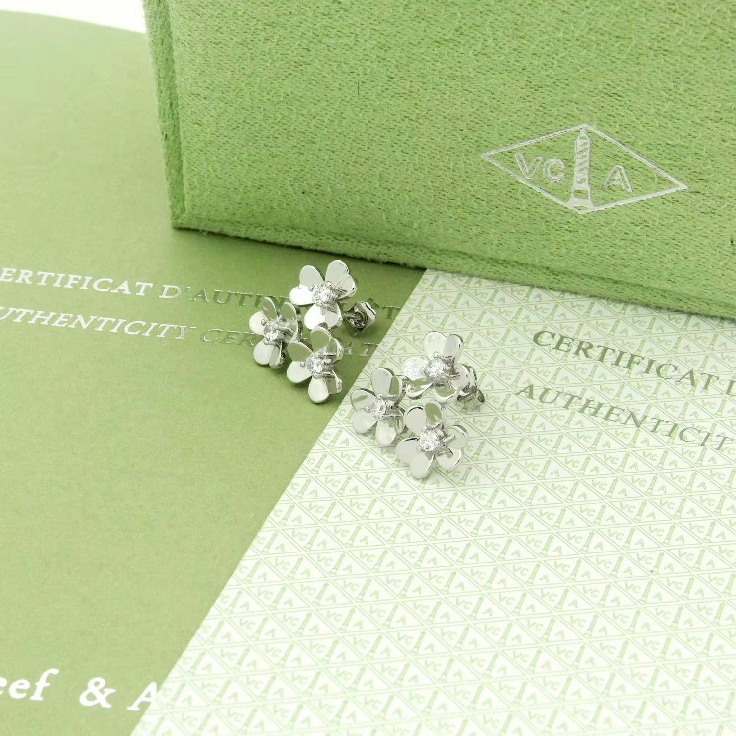 Van Cleef & Arpels Earrings - EUR FASHION