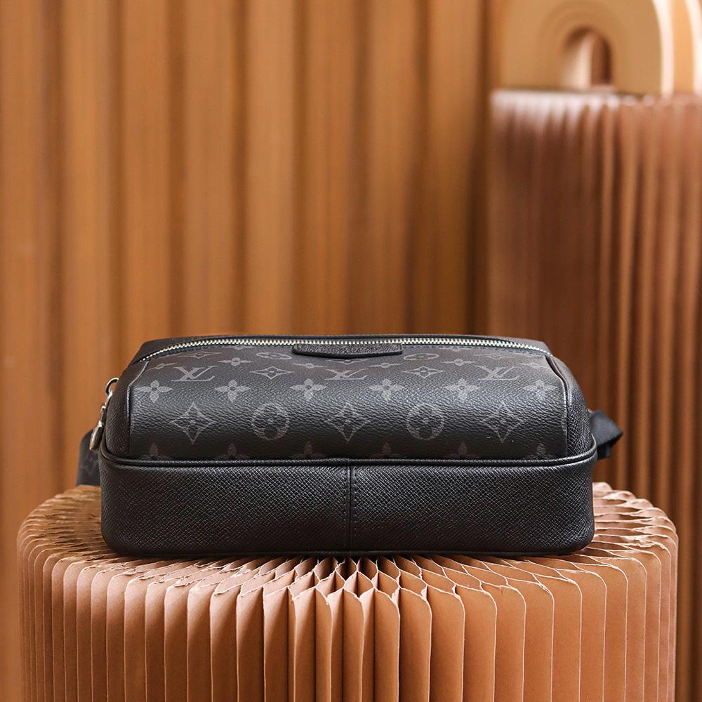  Louis Vuitton Outdoor Messenger(29.5-20-10.5cm)   M30233 - EUR FASHION