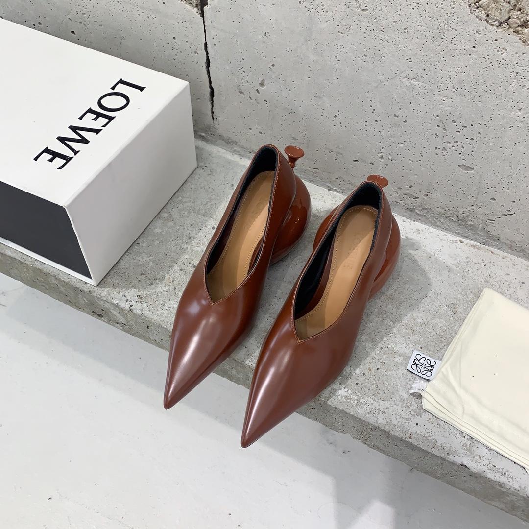 Loewe Balloon Pump In Calfskin - EUR FASHION