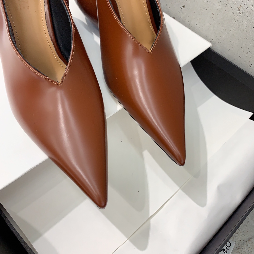 Loewe Balloon Pump In Calfskin - EUR FASHION