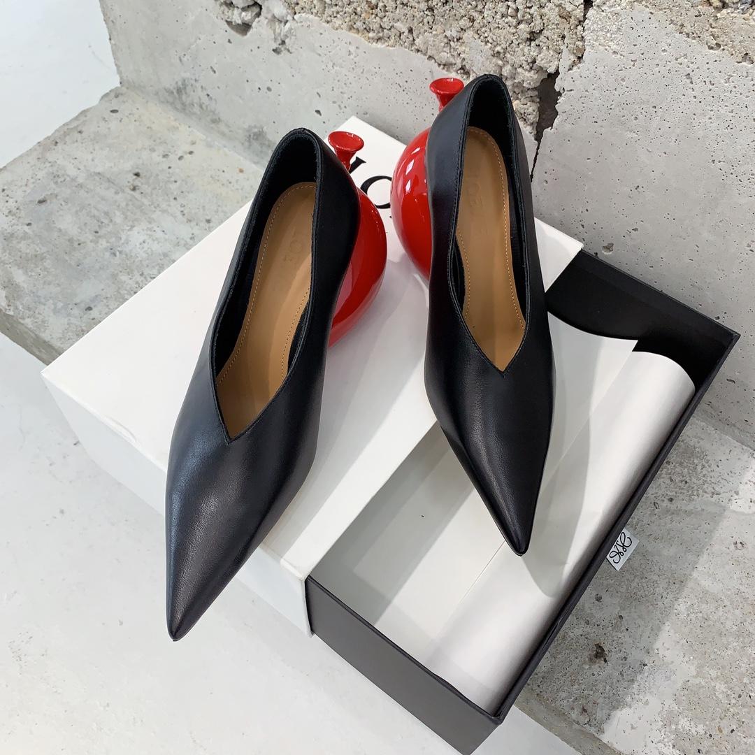 Loewe Balloon Pump In Calfskin - EUR FASHION
