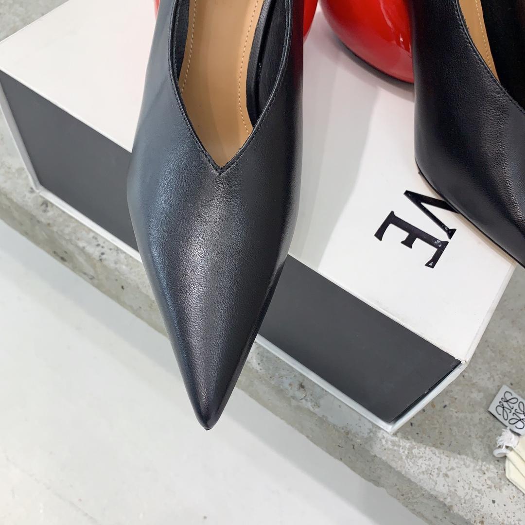 Loewe Balloon Pump In Calfskin - EUR FASHION