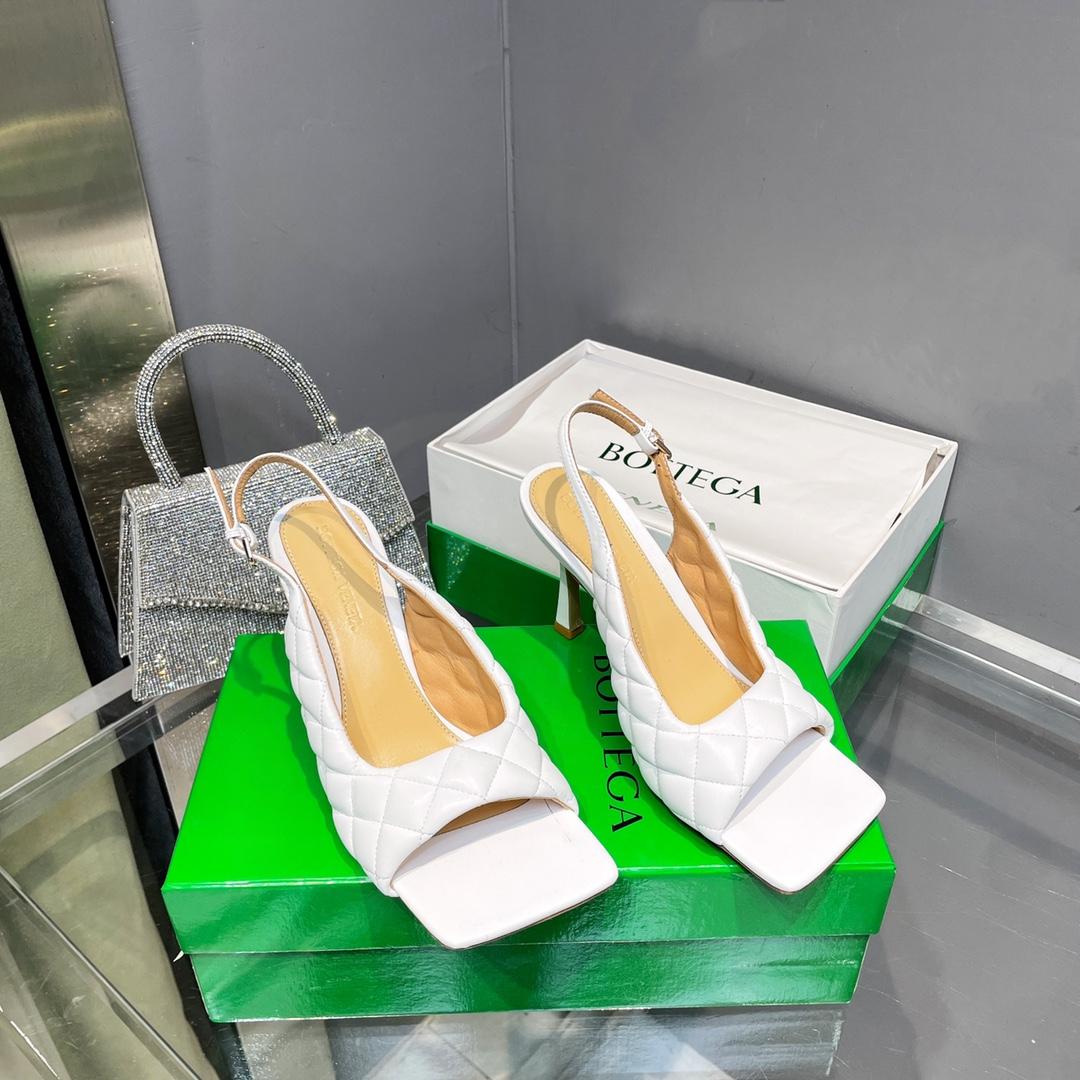 Bottega Veneta Padded Slingback Sandal - EUR FASHION