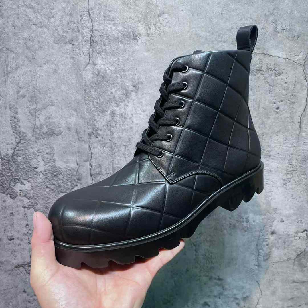 Bottega Veneta Strut Grid Padded Leather Lace-Up Ankle Boots - EUR FASHION