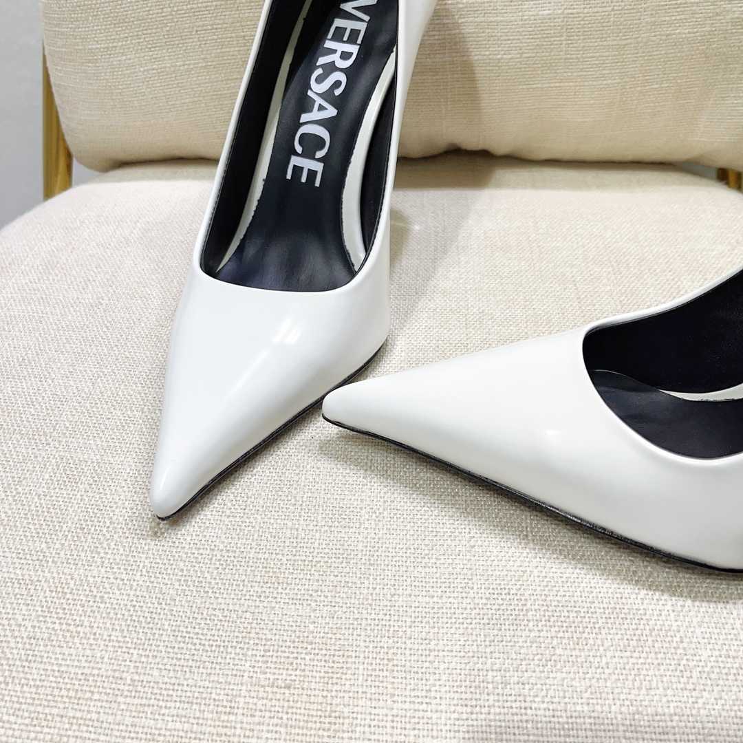 Versace Pin-Point Pumps - EUR FASHION