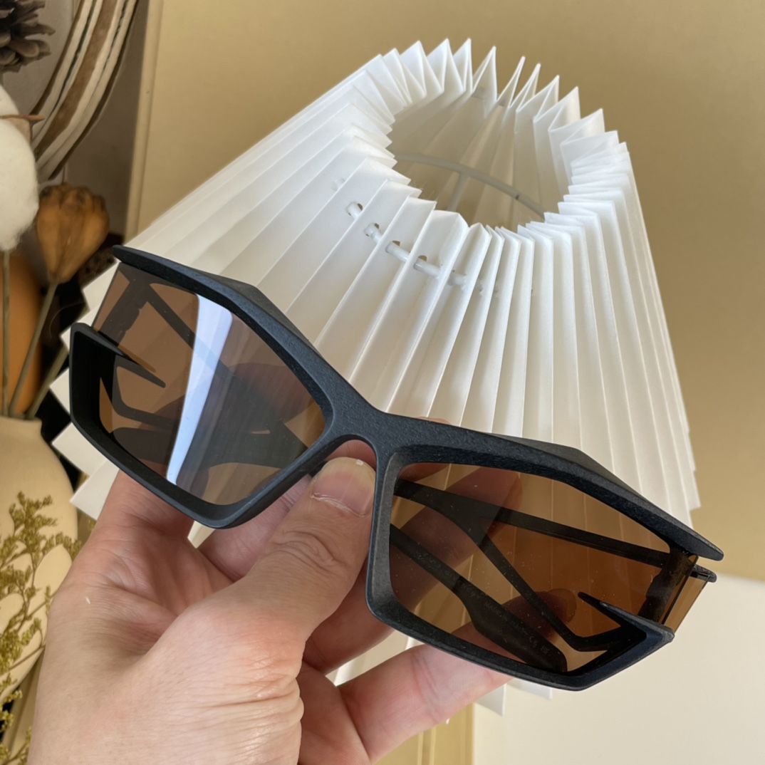 Givenchy Giv Cut sunglasses In Nylon       GV40049  - EUR FASHION