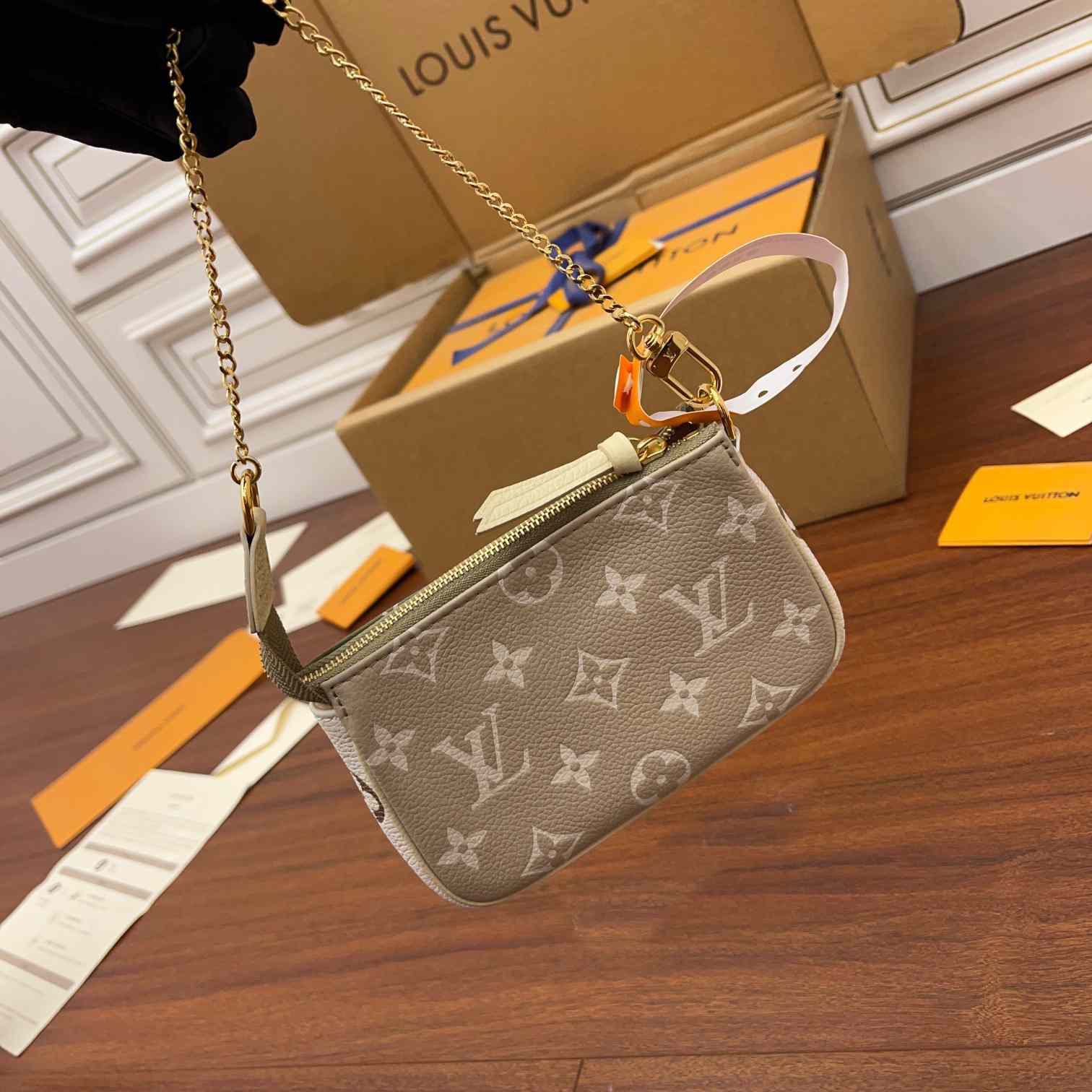 Louis Vuitton Mini Pochette Accessoires(15.5x10.5x4CM)    M81284 - EUR FASHION