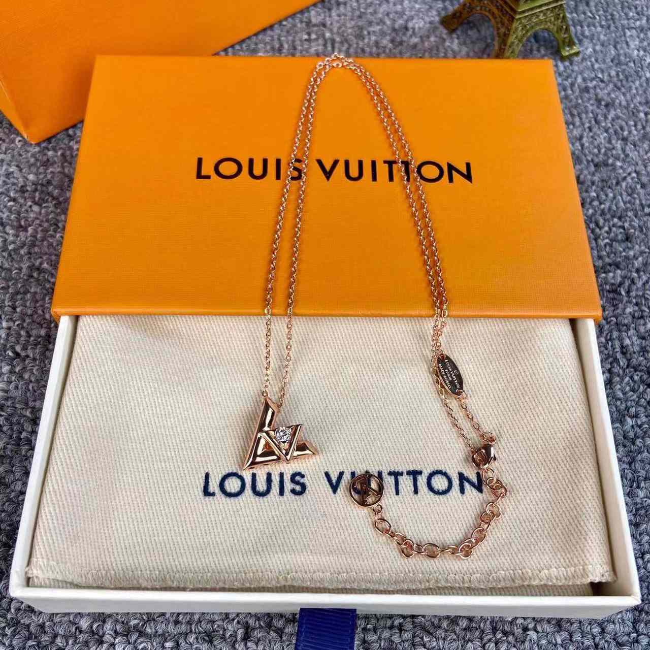 Louis Vuitton LV Volt One Small Pendant, Pink Gold And Diamond     Q93813 - EUR FASHION
