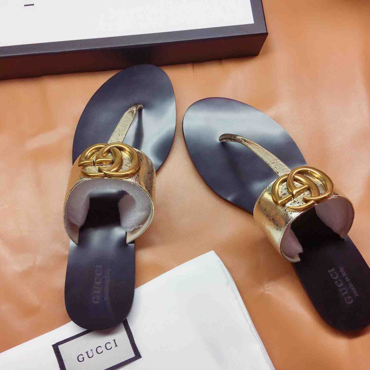 Gucci Marmont Leather Platform Sandals - EUR FASHION